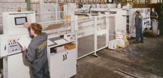 1995: Zweite Produktionslinie mit den Maschinenführern Dierk Ohletz, Alexander Denk und Arnold Lassi