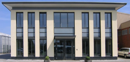 2005: ein repräsentatives Gebäude als Zentrale und Verwaltung errichtet