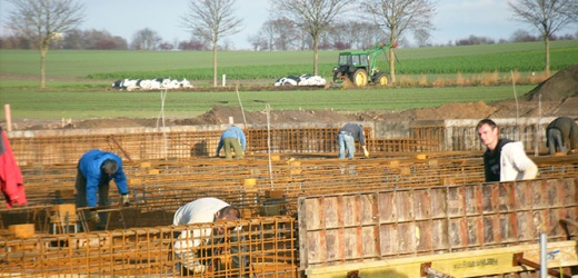 2009: Bauarbeiten am Fundament des Hochregallagers