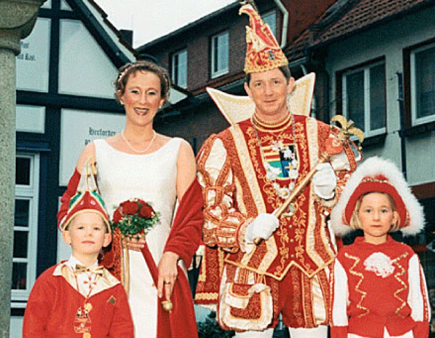Dammer Carnevals-Prinz Roland I. mit seiner Prinzessin Karoline und den Prinzenkindern Robert und Linda