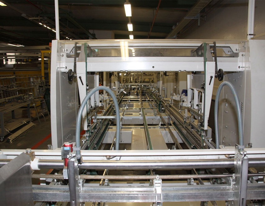 Technik pur: Einblick in das Innenlebender Starfold Klebemaschine