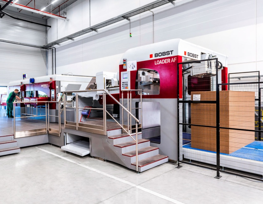 Integration einer dritten Bobst-Mastercut in den Maschinenpark
