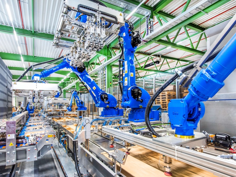 Trayline mit mehreren Robotermodulen